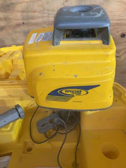 Spectra Laser HVB401 Laser Level  HR320 Laser Receiver Clamp, in case.