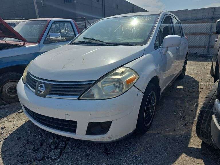 2011  NISSAN  Versa  3N1BC1CP4BL396425