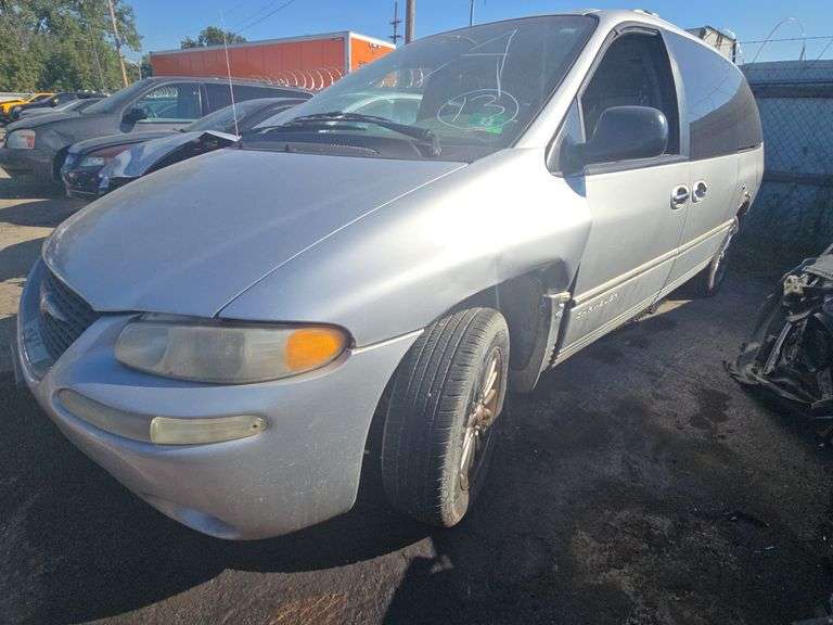 2000  CHRYSLER  Town and Country  1C4GP64L0YB577323