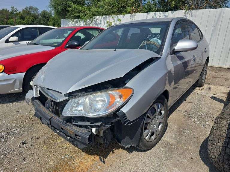 2010  HYUNDAI  Elantra  KMHDU4AD0AU193173