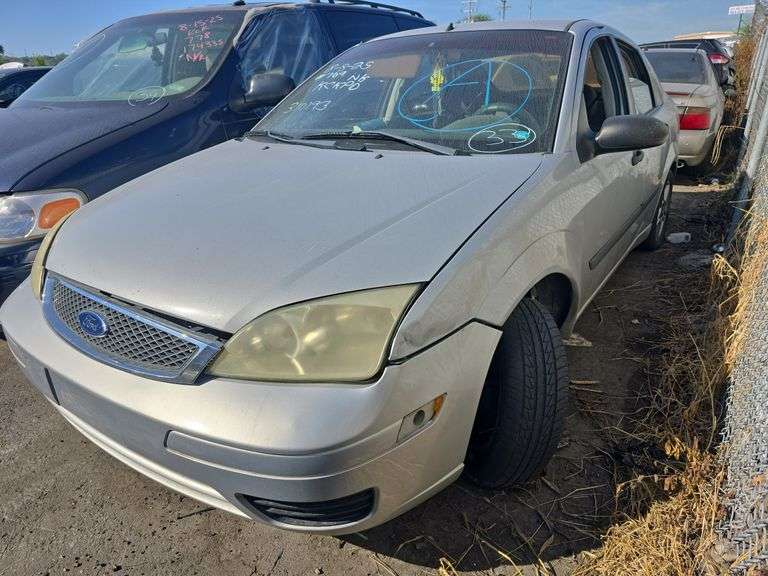 2007  FORD  Focus  1FAFP34N47W310193