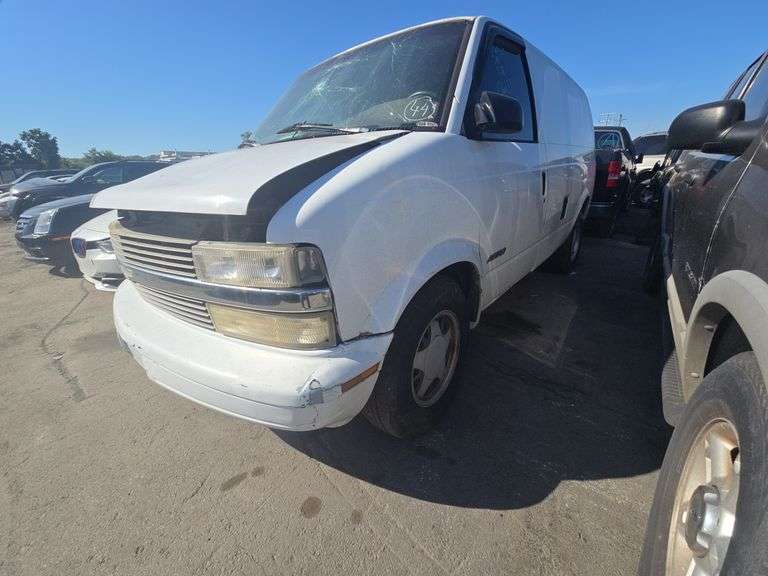 1996  CHEVROLET  Astro Van  1GCDM19W0TB176137