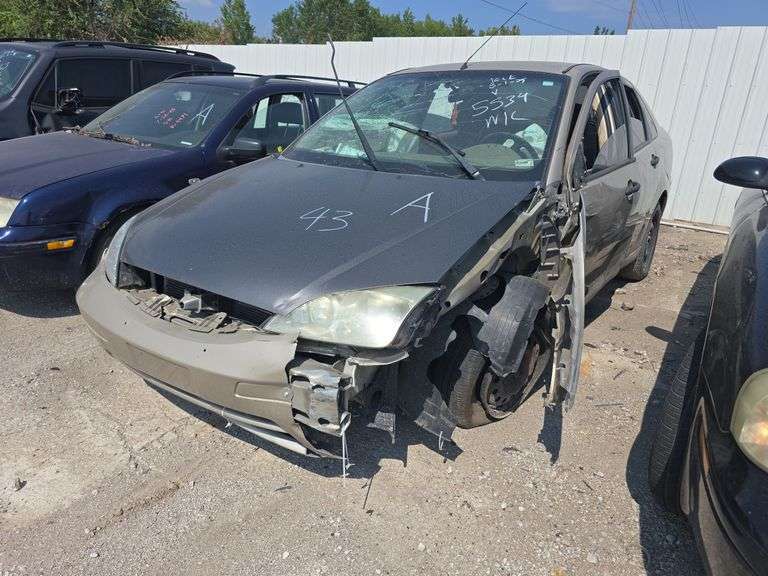 2007  FORD  Focus  1FAFP34N47W295534