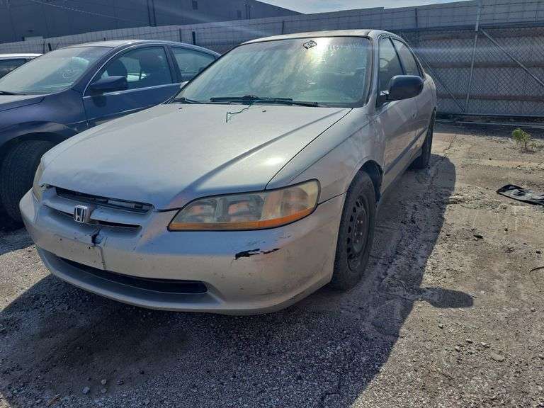 1998  HONDA  Accord  1HGCG164XWA015148  Automatic