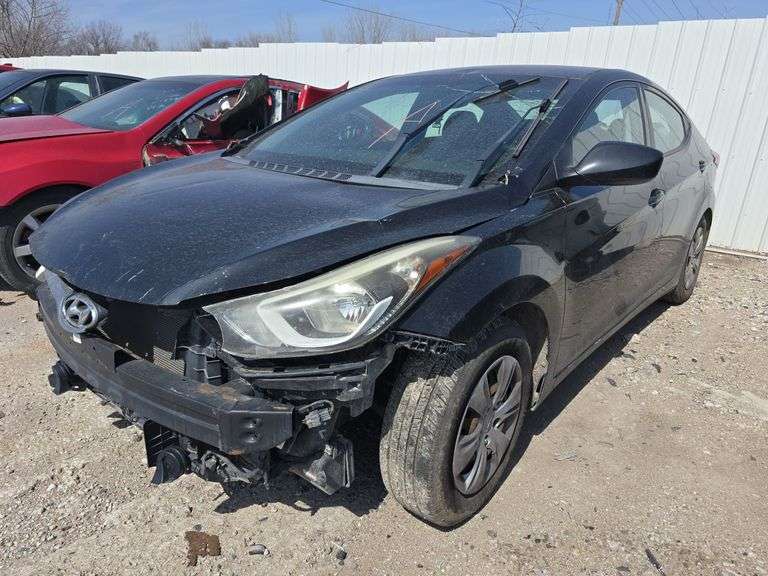 2016  HYUNDAI  Elantra  KMHDH4AE0GU632975