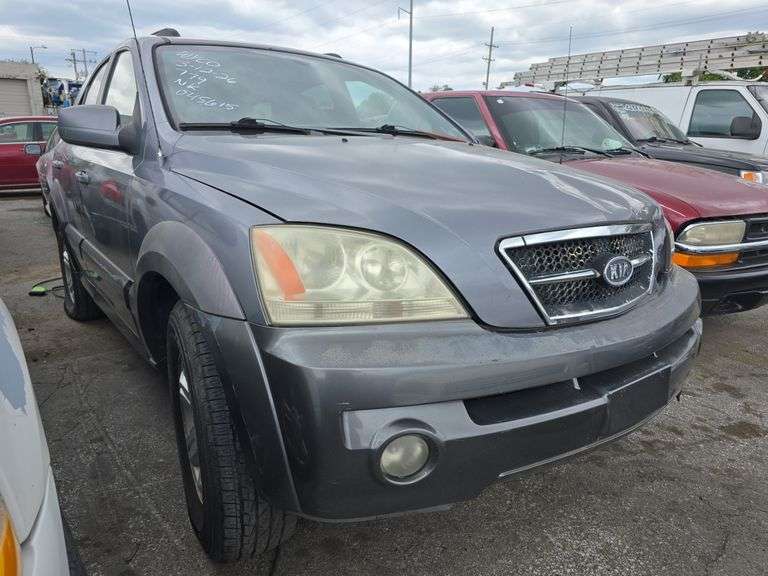 2003  KIA  Sorento  KNDJC733535045615