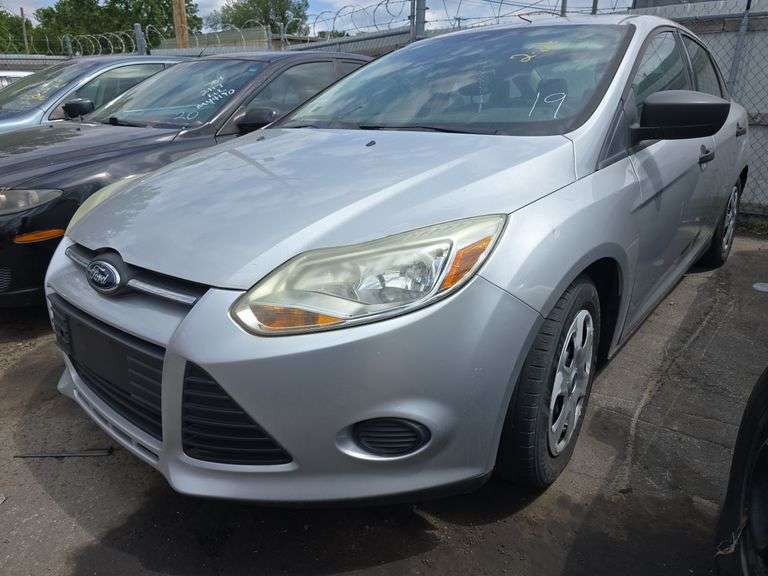 2012  FORD  Focus  1FAHP3E29CL477304