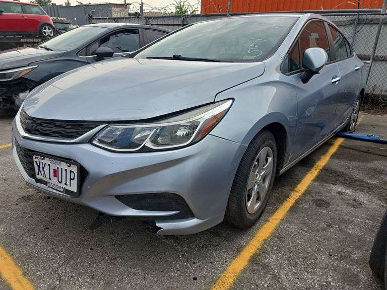 2017  CHEVROLET  Cruze  1G1BC5SM3H7220872  Automatic