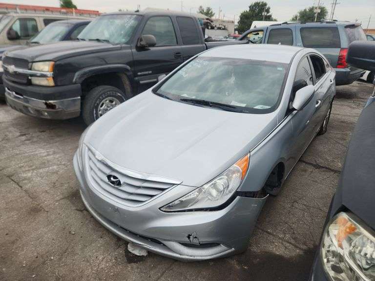 2011  HYUNDAI  Sonata  5NPEB4ACXBH057568