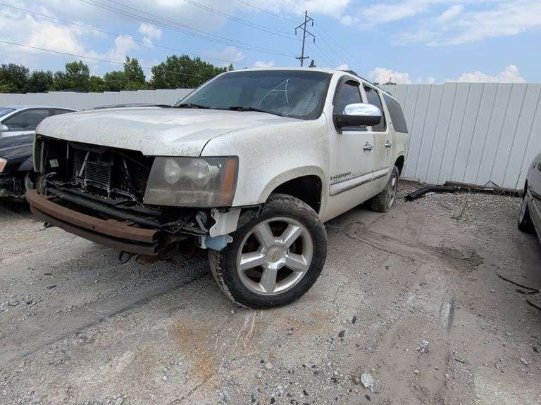 2008  CHEVROLET  Suburban  1GNFK16308R182423