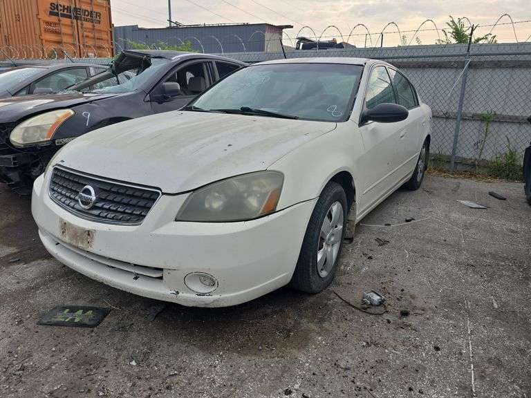 2005  NISSAN  Altima  1N4AL11D75C202655