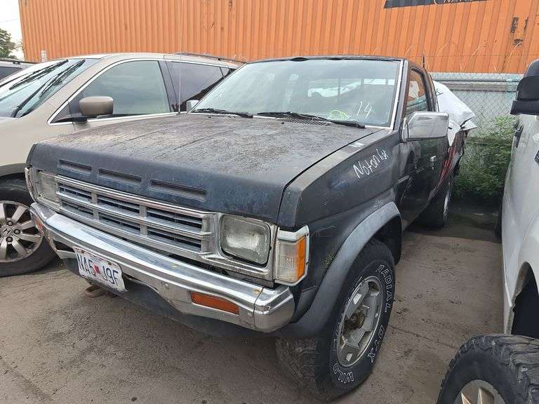 1992  NISSAN  Pickup  1N6HD16Y6NC308030
