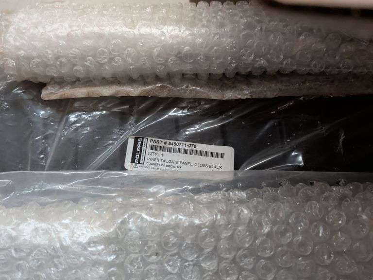 Polaris Inner tailgate liners,  Apx 800 N 95 Masks
