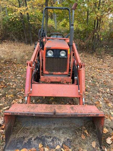 Simplicity Tractor with Scoop