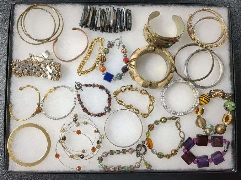 30 Bracelets