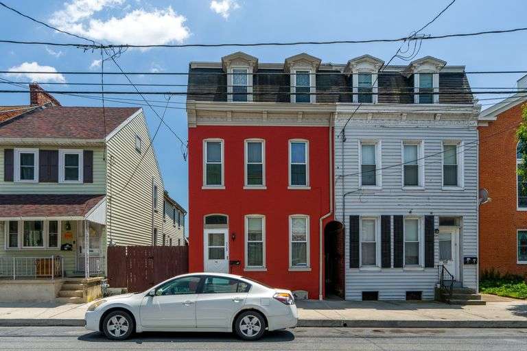 Sold Prior to Auction | 328 Walnut St. Columbia