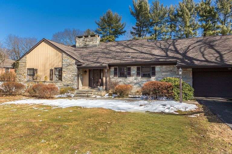 1518 Country Club Dr. Lancaster