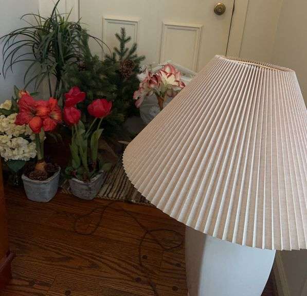 Floral Decor and Lamp