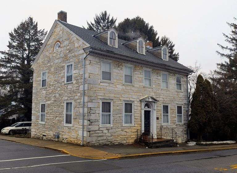 Historic Biever House | 49 South White Oak Street Annville, Lebanon County, PA