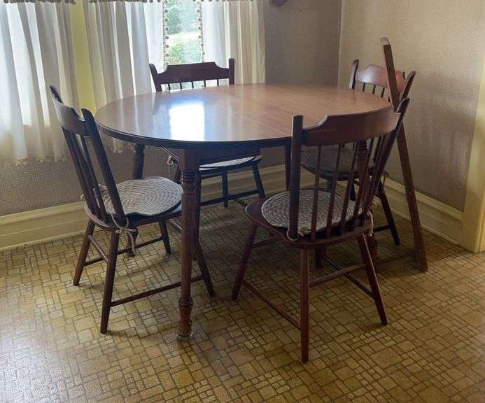Kitchen Table and Chairs