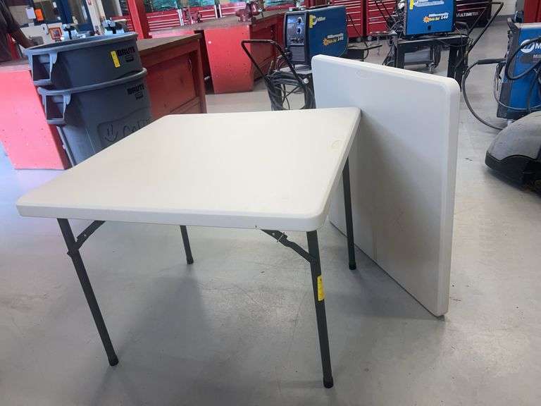 Lorell 3' x 3' Folding Tables