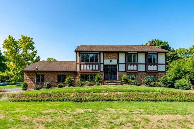 1525 Edinborough Circle, Landisville, Pennsylvania 17538