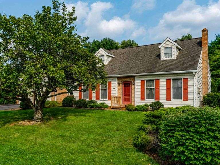 3 Bedroom, 2.5 Bath Home in Narvon, Lancaster County, PA