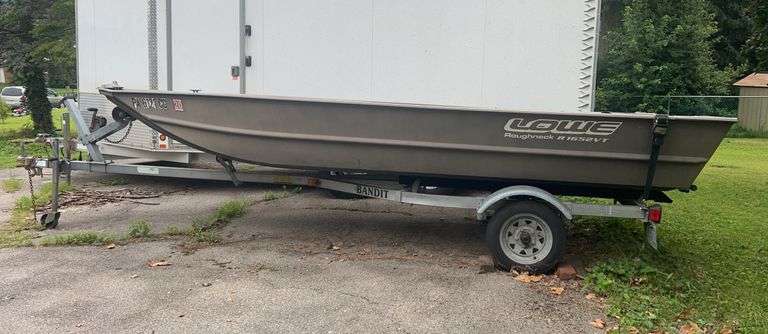 Lowe Roughneck R1652 VT Boat with Galvanized Bandit Trailer 0MCL1630G900