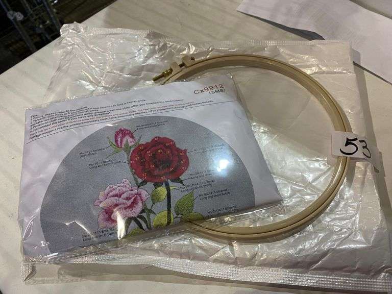 FLORAL DESIGN EMBROIDERY KIT