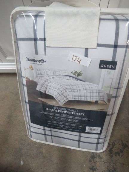 Tommy Bahama Coastal Lightweight Comforternull