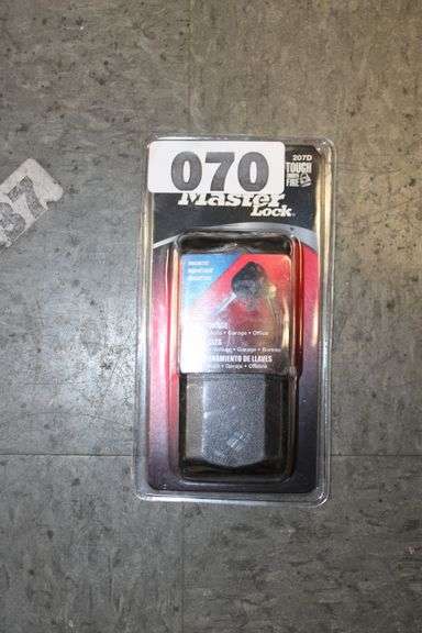 [MSRP: $9.79] [SB: $0.75] Master Lock 207D Magnetic Key Holder  1 Pack  Black
