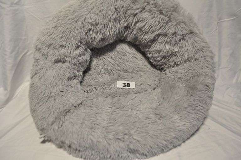 FLUFFY LIGHT GREY DOG BED FOR SMALL DOG
