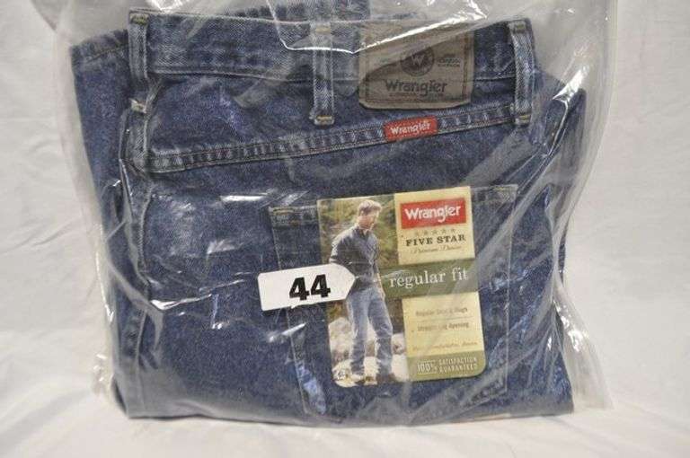 NEW WRANGLERS REGULAR FIT 42"X30