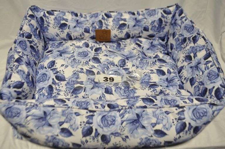 FABRIC COVERED DOG BED FOR SMALL DOG