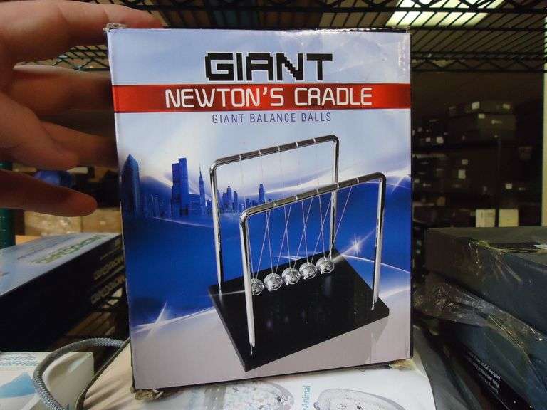 NEW! GIANT NEWTONS CRADLE