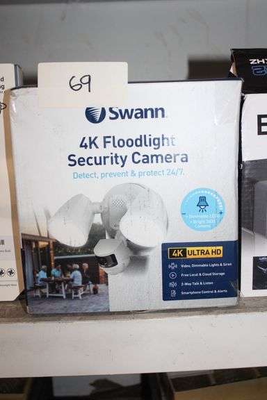 SWANN 4K FLOODLIGHT SECURITY CAMERA 4K ULTRA HD WITH DIMMABLE LEDS AND SIREN