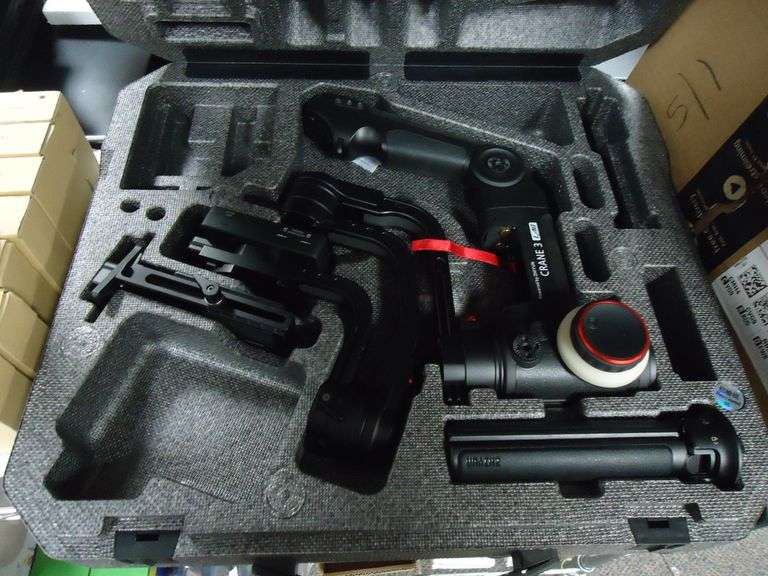 ZHIYUN CRANE 3 LAB CAMERA GIMBAL