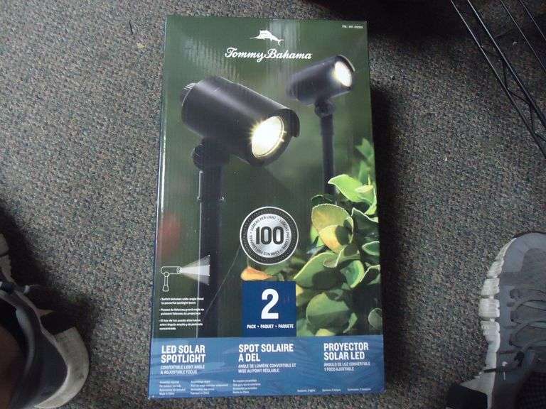 NEW! TOMMY BAHAMA 2-PACK OF LED SOLAR SPOTLIGHTS