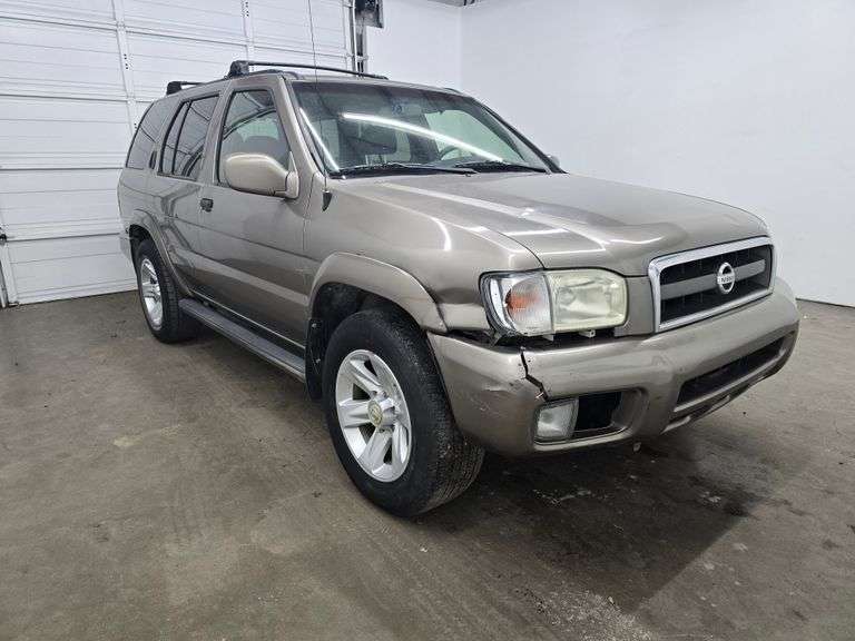 2002 NISSAN PATHFINDER VIN# JN8DR09X92W656337 HAS KEY HAS TITLE RUNS AN DRIVES