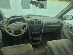 2001 CHRYSLER TOWN AN COUNTRY VIN# 2C8GP44G61R130458 HAS KEY HAS TITLE RUNS AN DRIVES