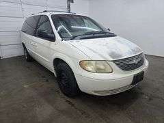 2001 CHRYSLER TOWN AN COUNTRY VIN# 2C8GP44G61R130458 HAS KEY HAS TITLE RUNS AN DRIVES