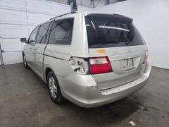 2005 HONDA ODYSSEY VIN# 5FNRL38615B050651 HAS KEY HAS TITLE