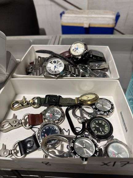 LOT OF ASSORTED KEYCHAIN WATCHES AND FOSSIL WATCHES INCLUDING CRAFTSMAN KEYCHAIN WATCHES AND DESIGNER FOSSIL WATCHES