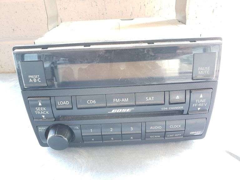 BOSE AUTO RADIO MODEL NO. 28185 ZB20B