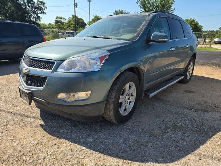 2009 CHEVY TREVERSE VIN# 1GNER23D69S171950 HAS KEY HAS TITLE RUNS AN DRIVES HAS COLD AC AT TIME OF PICTURES