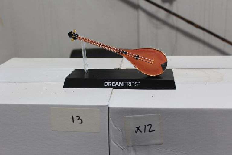 DREAMTRIPS MODEL WOODEN INSTRUMENT DISPLAY STAND APROX 8"L