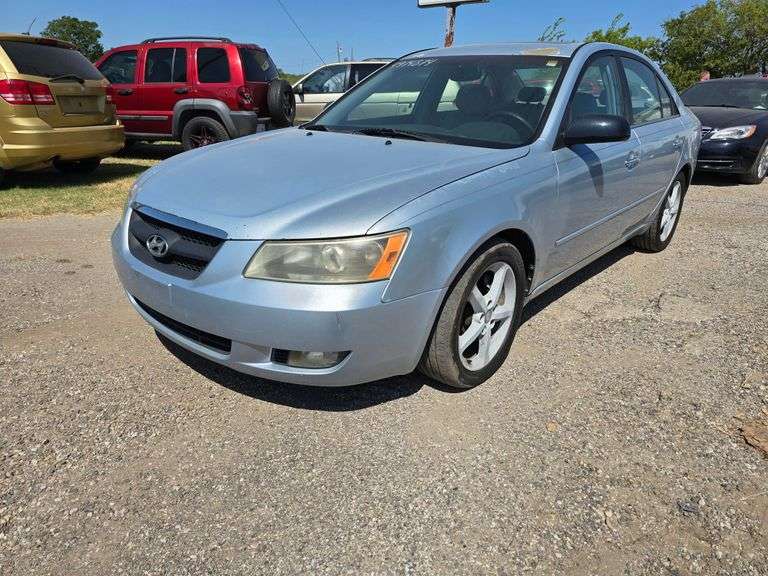 2006 HYUNDIA SONATA VIN# 5NPEU46F16H079994 HAS KEY HAS TITLE RUNS AN DRIVES NO REVERSEHAS COLD AC AT TIME OF PICTURES
