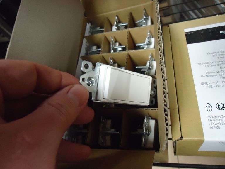 NEW! 15-PACK OF 3-WAY PADDLE LIGHT SWITCHES