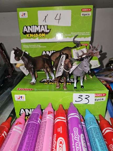 ANIMAL KINGDOM PLASTIC TOY ANIMALS