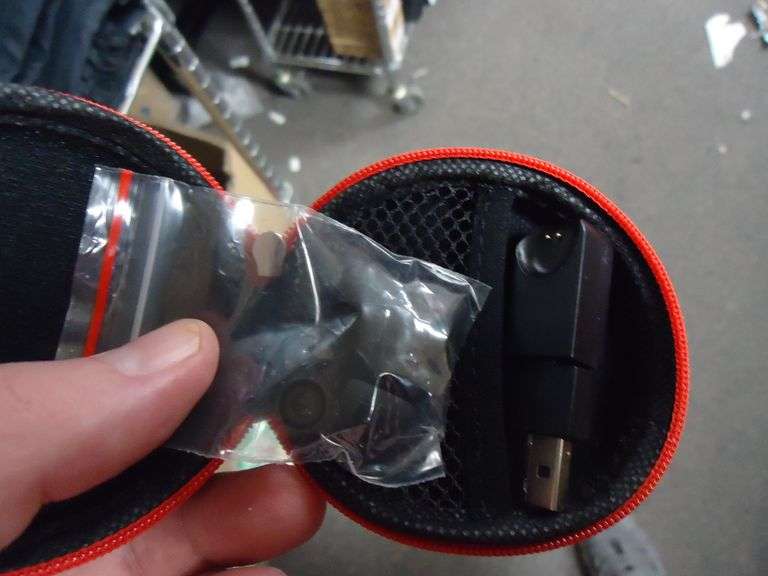 NEW! WIRELESS EAR BUD